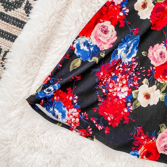 Plus Size Floral Print Bell Sleeve Dress, 1X - Picture 4 of 4